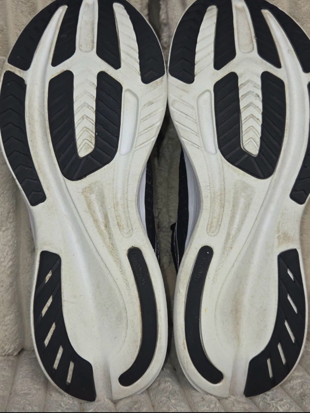 Saucony Ride 16 Mens Size US 12 Running Shoes Black White Silver PWRRUN Sneakers - Picture 7 of 8
